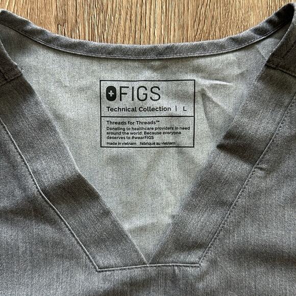 FIGS Chisec Three-Pocket Scrub Top Graphite Size Large Hospital Medical - Picture 2 of 5